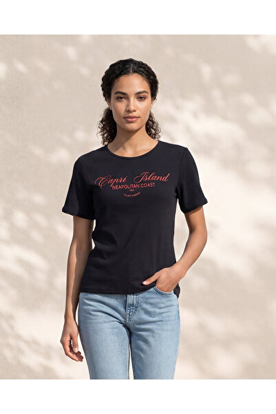 REDTAG تيشيرت نسائي أسود مطبوع بنمط مضلع