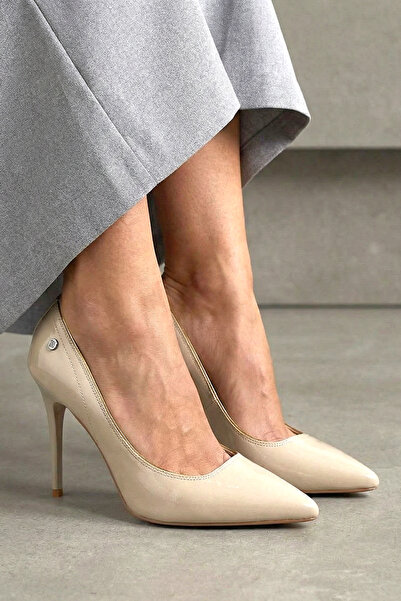 Gökhan Talay Arabella Flexible Soft Non-Slip Sole (11 cm) Beige Patent Leathe...