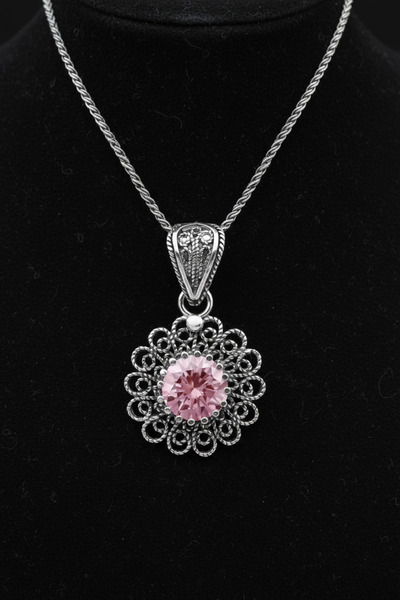 Roza Silver 925 Ayar Ekim Turmalin Doğum Taşı Çiçek Motifli Telkari Gümüş Kolye