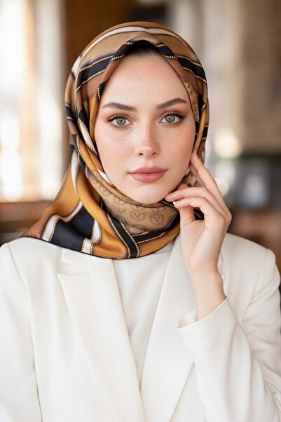 Vissona %100 Twill Geometrik Monogram Desenli Gold - Bej Renkli 90x90 Eşarp K...