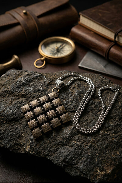 Begondio Square Pattern Handcrafted Stainless Steel Chain Men's Necklace