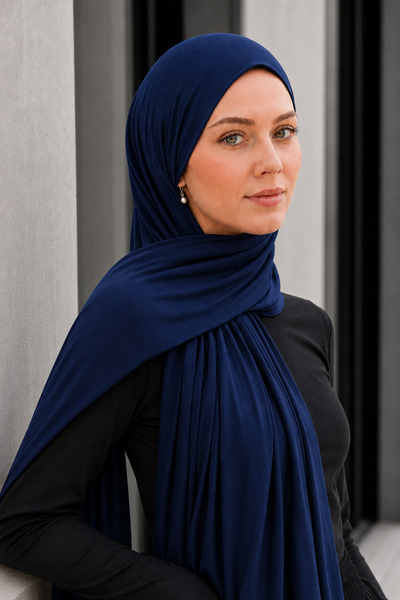 Merve Nayir شال حجاب من القطن الممشط والليكرا باللون الأزرق الداكن