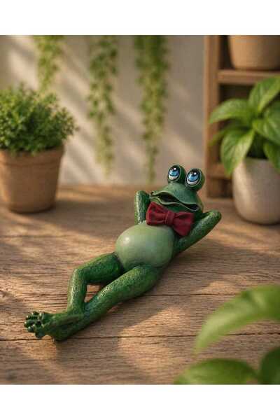 Gardenya Papyonlu Yatan Kurbağa Polyester Dekoratif Obje & Biblo