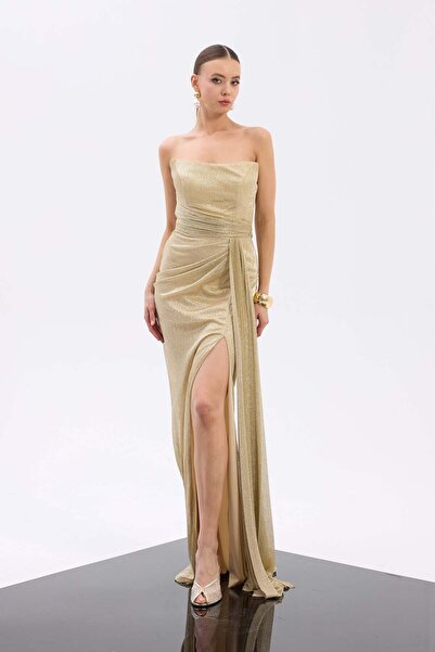 Carmen Gold Straplez Yırtmaçlı Simli Abiye Elbise