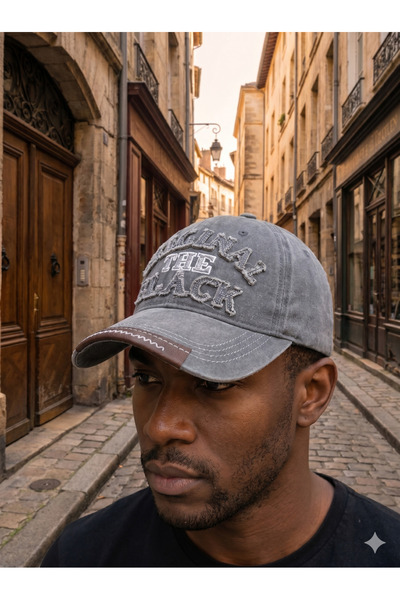 PIECE SIGNATURE "First Day Feeling": "Vintage-Inspired, Timeless Design: Dist...