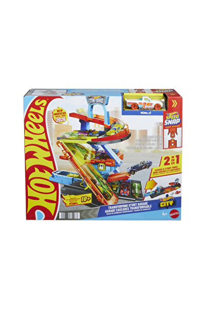mattel HOT WHEELS Transformarea orașului: Garaj de cascadorii cu mașină inclusă