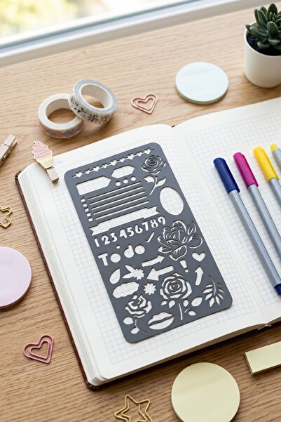 Karmelom Studio Riglă șablon pentru Bullet Journal cu numere și motive floral...