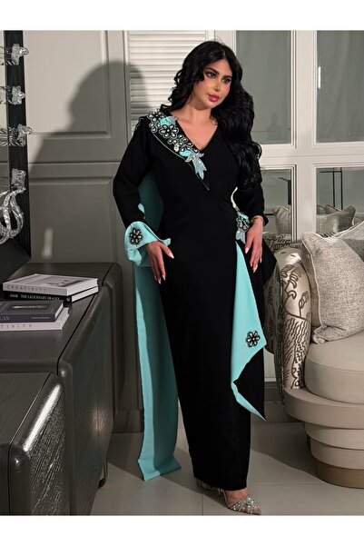 NALA FASHION فستان طويل بلون أسود عميق يمنح إطلالة راقية وملكية