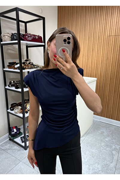 ÖzenButik Vatkalı Asimetrik Kesim Bluz