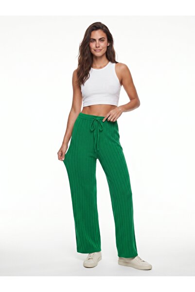 ONLOOX Green Corded Stretch Fabric Wide Leg Palazzo Form Trousers with Elasti...