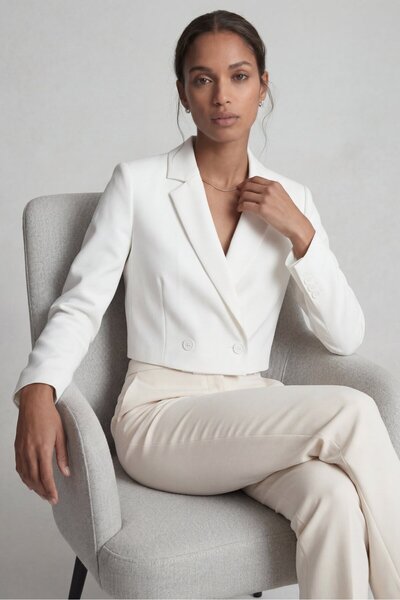 Lavix Kadın Regular Fit Çift Düğme Detaylı Crop Blazer Ceket – Modern Şık Tas...
