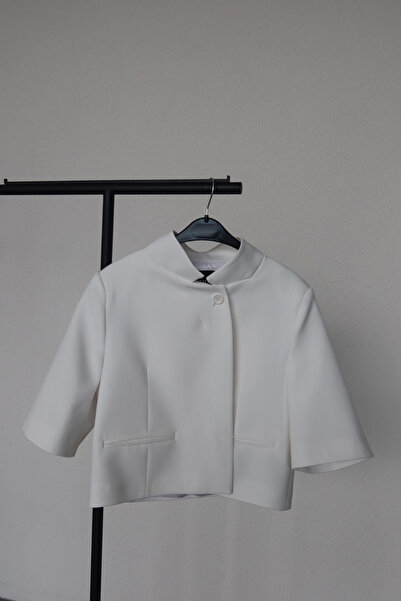Özge Özgenç Single Button Crop Jacket