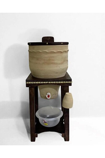 Generic Mecca Zer "approximately 15 liters" with a wooden base