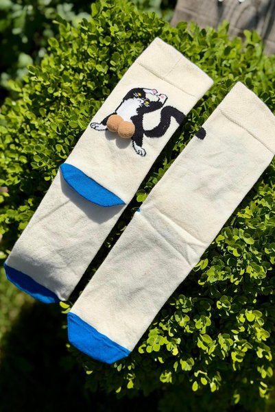 LouSocks Unisex Beige Back-To-Back Cat Patterned Pompom Socks