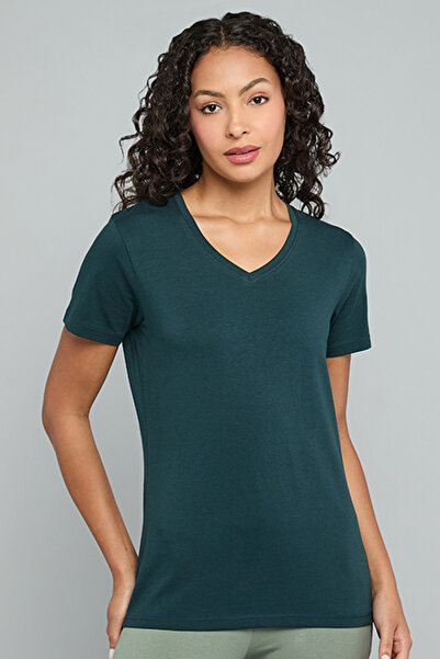 R&B Solid T-Shirt with V-Neck and Short Sleeves