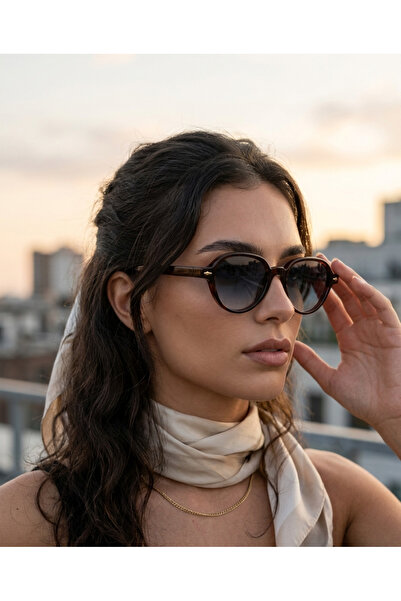 Y-LONDON EXCLUSİVE نظارات شمسية نسائية من أمبر بريز