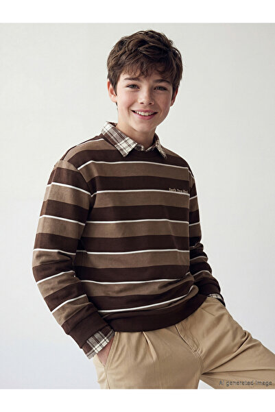 LC Waikiki Nevavm Oval Collar Striped Boys' Sweatshirt with a Difference