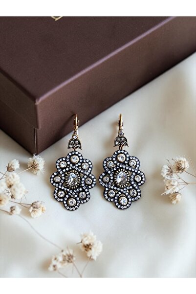 FAYRA ACCESSORIES أقراط بتصميم حجر الزركون