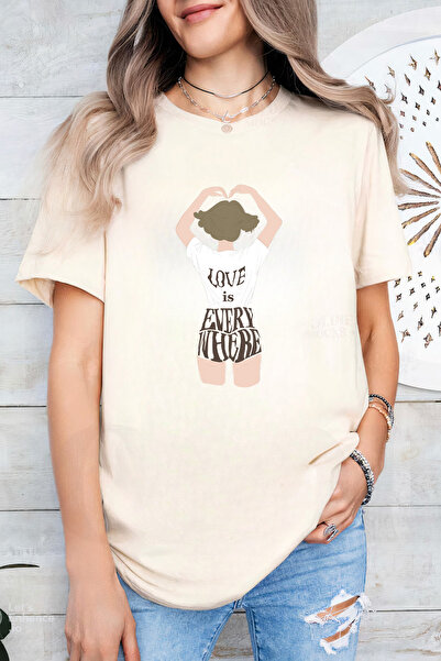 Sarah's Boutique Women's T-shirt – 100% cotton – Love Everywhere