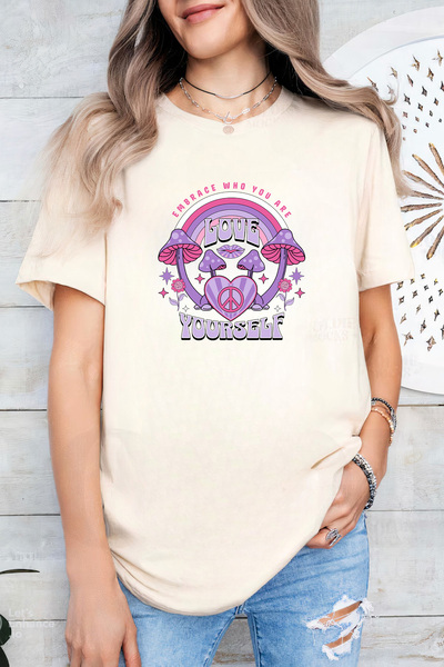 Sarah's Boutique Women's T-shirt – 100% cotton – Love Yourself