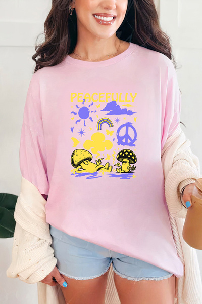 Sarah's Boutique Women's T-shirt – 100% cotton – Peacefully Mushroom