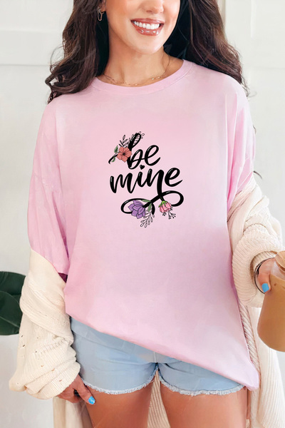 Sarah's Boutique Women's T-shirt – 100% cotton – Be Mine