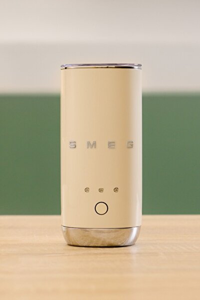 SMEG 50'S Style Compact Süt Köpürtme Makinesi Krem
