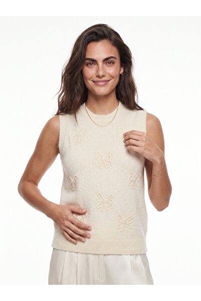 ONLOOX Cream Knitwear Stretchy Textured Crew Neck Sweater with Spreader Bow E...