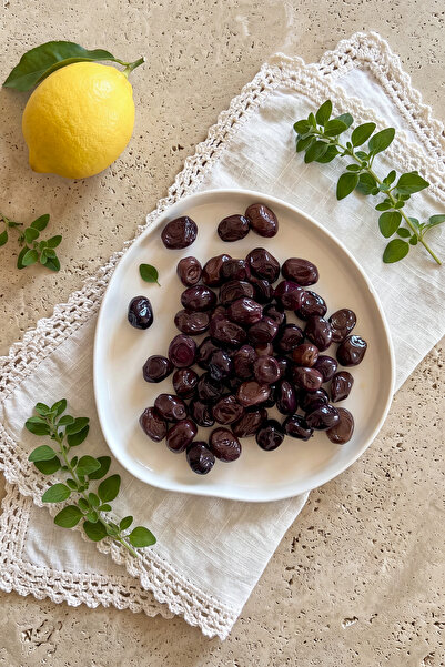 Ayolis Premium Gurme Yağlı Salamura Siyah Zeytin S 1700 g (Zeytinyağlı)