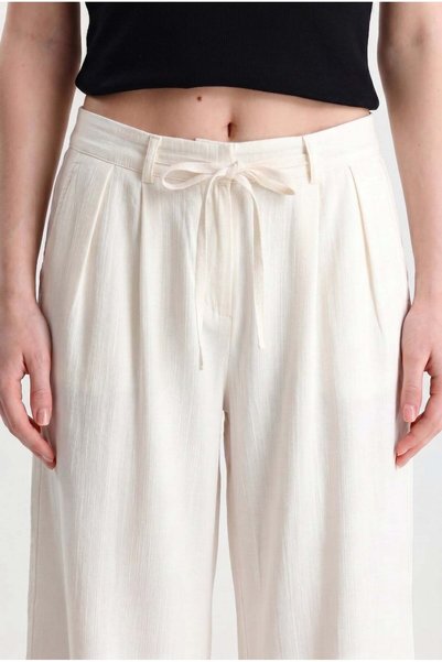 ROSE ARYA Cream Linen Palazzo Trousers