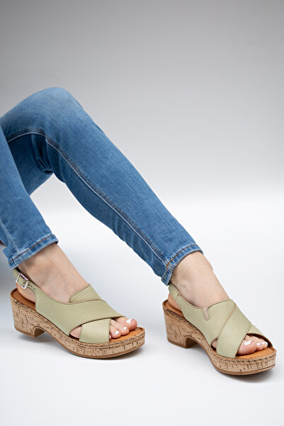 EREN SHOES BAG Wang Genuine Leather Cross-Strapped Thick Padded Heeled Ankle ...
