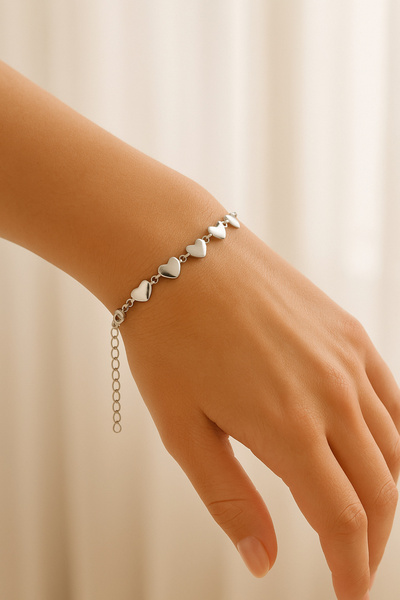 THE Steel Silver Color Heart Figured Steel Women's Bracelet