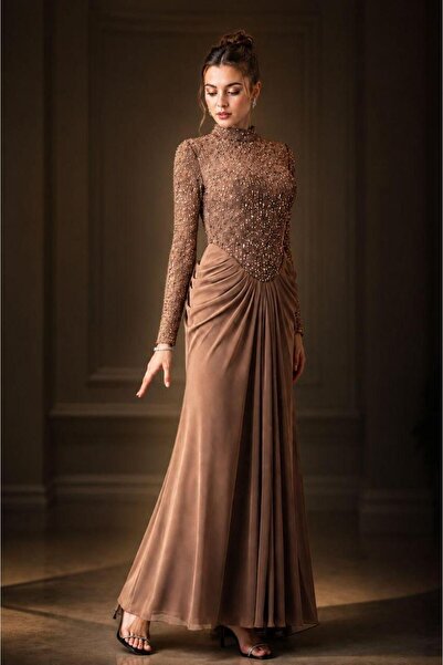 led style Luxury Evening Dress with Shiny Embroidery and Side Tucks
