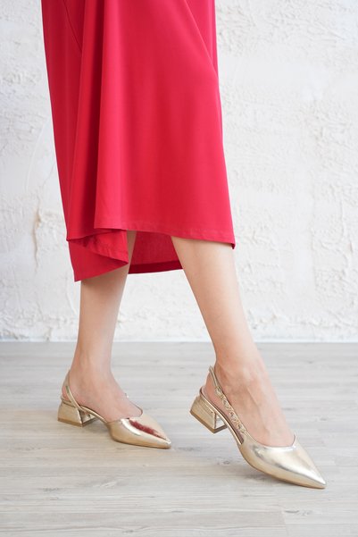 VİP SMR MODA Women's Flat Shoes with Stylish Side Accessory Detail and Gold Plated Heel Detail, Suitable for Daily and Special Occasions.