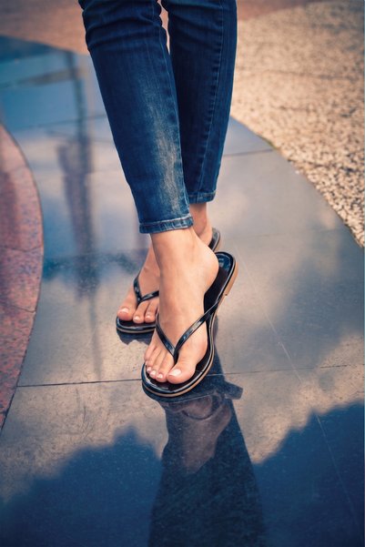 Dark Heel Women's Beige Patent Leather Jelly Flip Flops Stylish Comfortable Walking Summer Sandals Beach Pool Sea Slippers