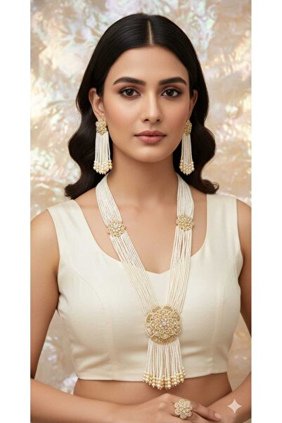 Generic High-End Gold Cream Pearl Necklace - Trendy and Distinctive Design