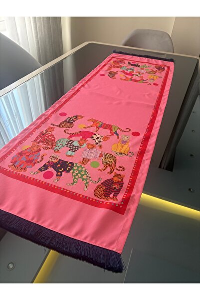 Pembe kaplan baskılı runner