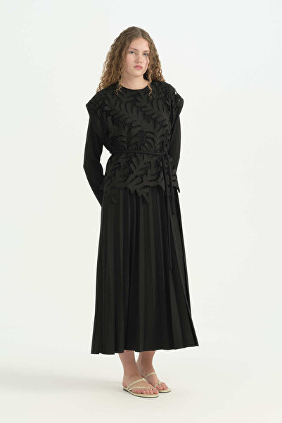 Nihan Lace Front Pleated Dress - Black