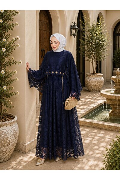EFSUN MODA Flower-Patterned Lace Dress with Double Layered Veil and Gold Chai...