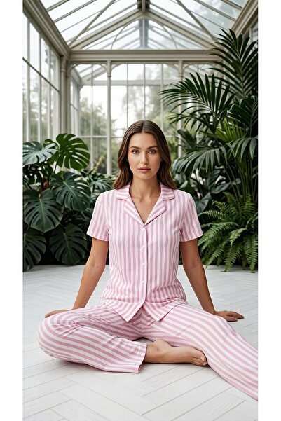 LANA HOMEWEAR KADIN PEMBE VE BEYAZ ÇİZGİLİ ÖNDEN DÜĞMELİ BEBE YAKA MİLAN KUMA...