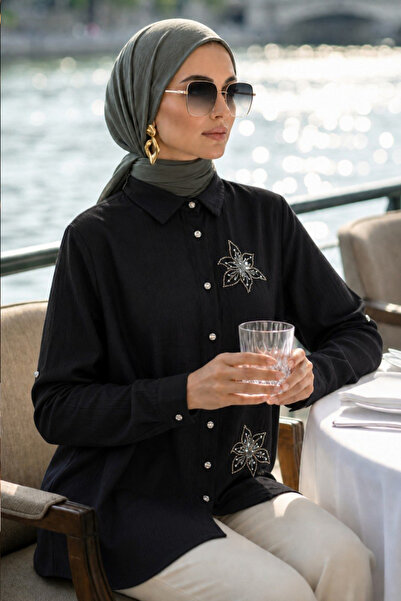 Neva Style Kamena detaljna crna hijab košulja od tkanine u boji jagode 11181S