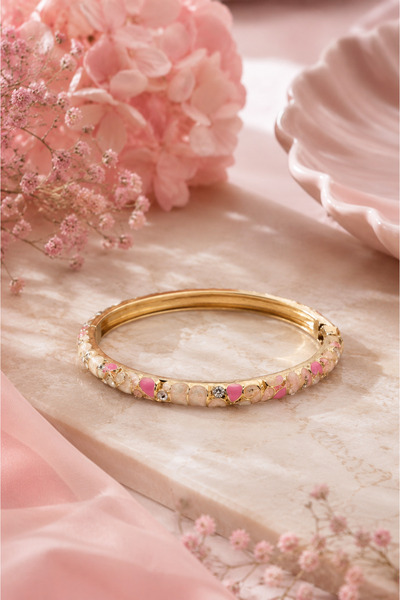 Sylvera Shop Yaprak Sarmalı Taşlı Pembe Mineli İnce Kelepçe Bileklik (Gold Renk)