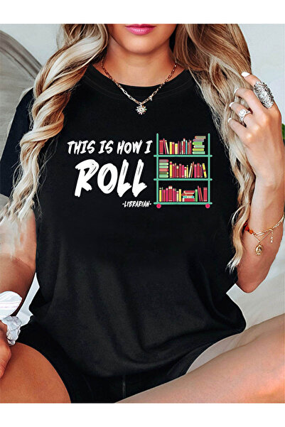 NOURAM تي شيرت نسائي بطباعة "THIS IS HOW I ROLL -LIBRARIAN" مع رسم لرف الكتب،...
