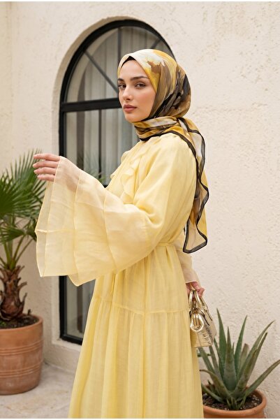 Modamorfo Cupra Set with Ruffled Front, Spanish Sleeve Lining, and Lace-Up Sk...