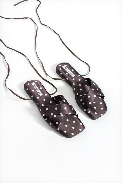 wolk shoes Women's Polka Dot Lace-Up Cross-Strapped Flat Sole Summer Slippers
