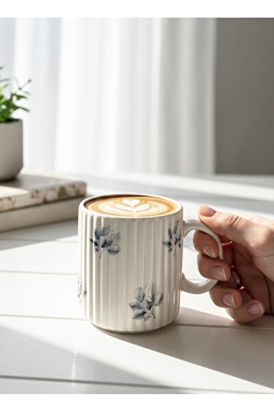 Rolin Design Mavi Çiçek Kıvrımlı Kupa 350ml