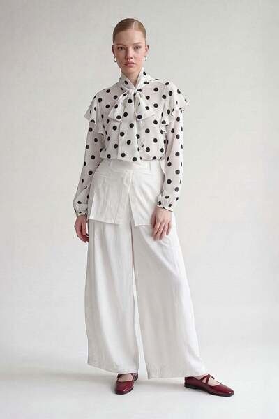 Levidor White Skirt-Looking Pants with Accessories