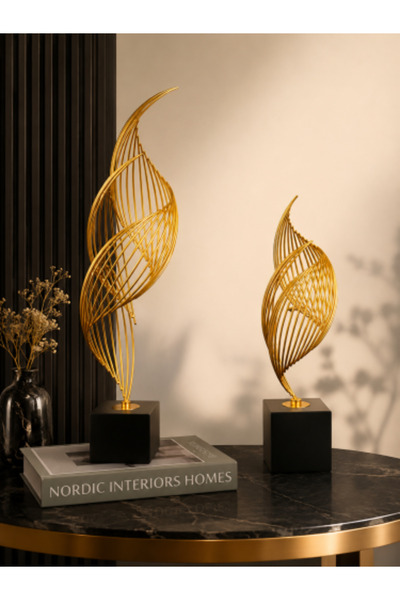 HOMEZ NEED زوج من التماثيل الذهبية الأنيقة ذات التصميم العصري
