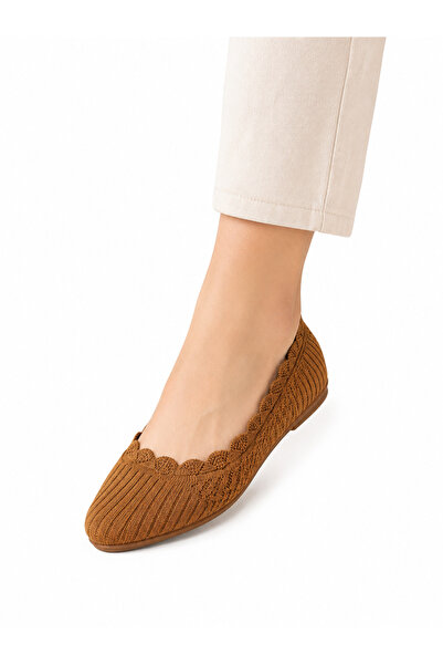 Generic Brand Women's Knitted Pointed Toe Flat Shoes - Camel Color