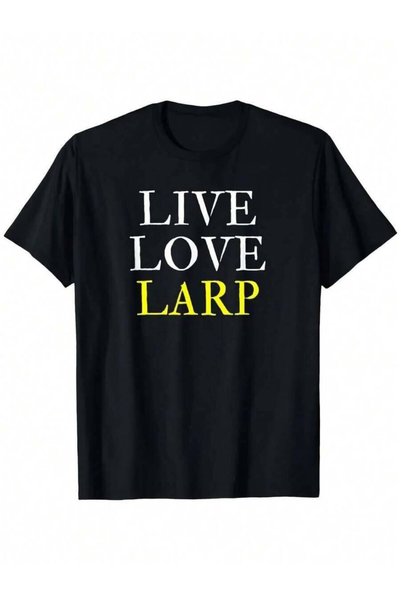 4Car تي شيرت بطبعة Live Love Larp للجنسين برقبة دائرية باللون الأسود، قميص ألعاب مرحة لمحبي لعب الأدوار، نفس النمط للرجال والنساء، تي شيرت صيفي 2026 بأكمام قصيرة مطبوع 180 جرام